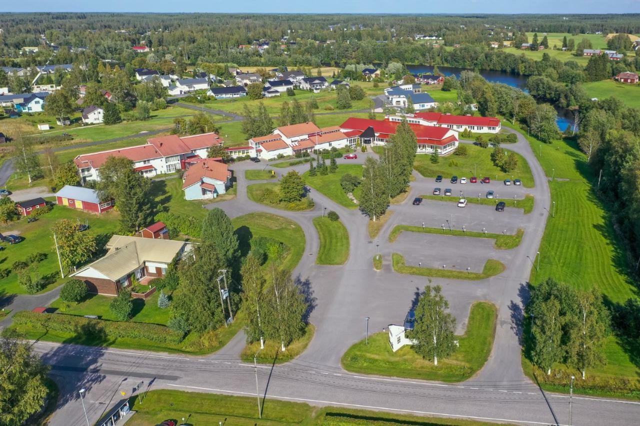 Hotelli Kaustinen Екстериор снимка