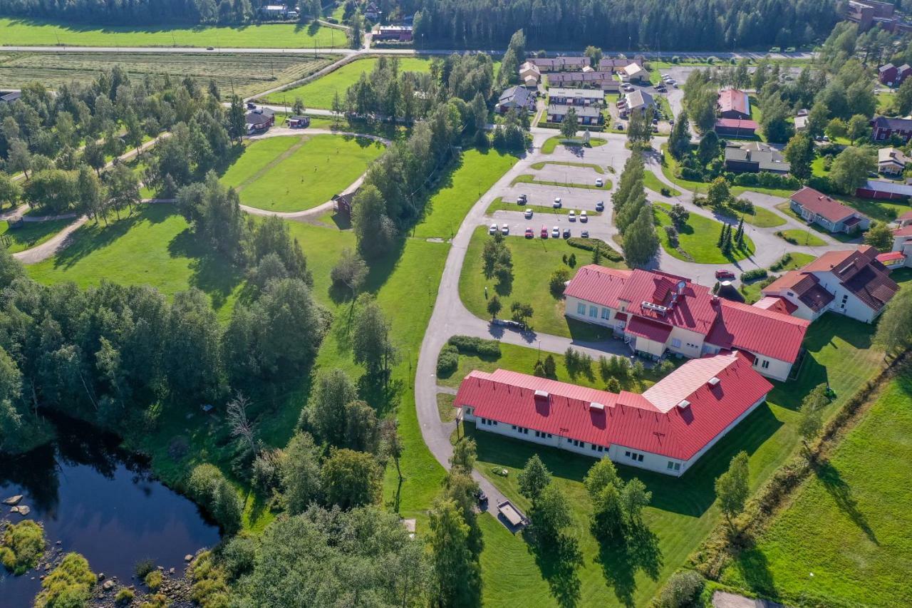 Hotelli Kaustinen Екстериор снимка